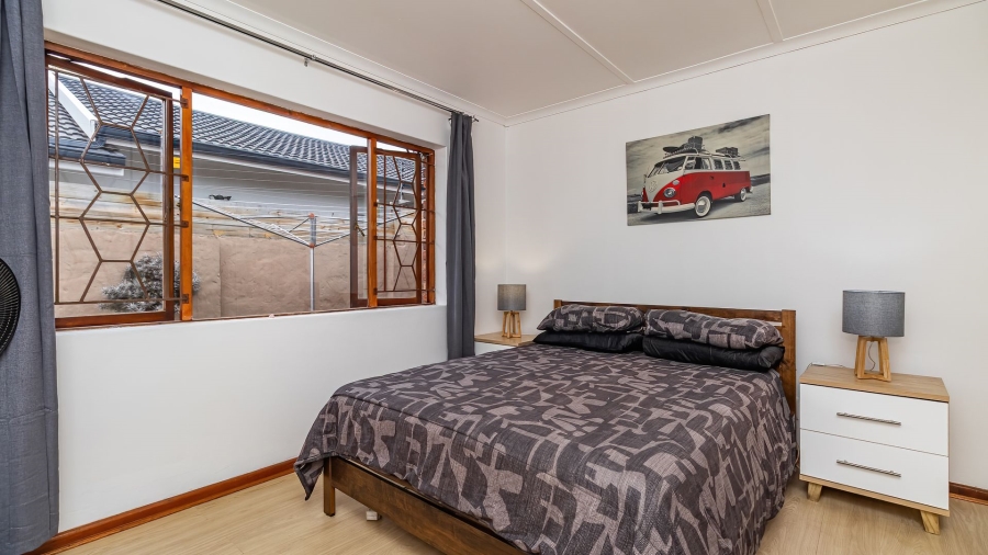 3 Bedroom Property for Sale in Bowtie Western Cape